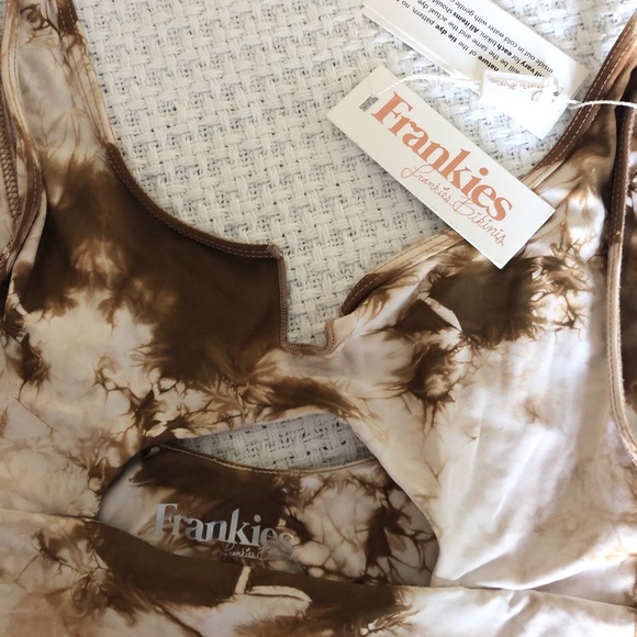 Brand New Frankies Bikini - Picture 2 of 3